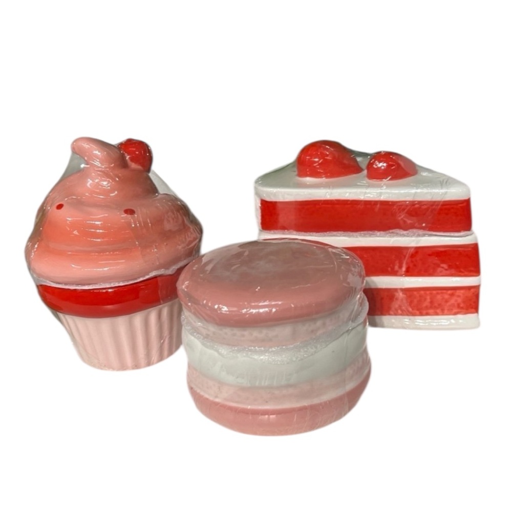 Target Bullseye Valentine’s Trinket Boxes Cake Cupcake Macaroon
